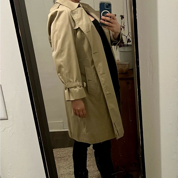 Vintage Burberry Trench - Picture 10 of 10